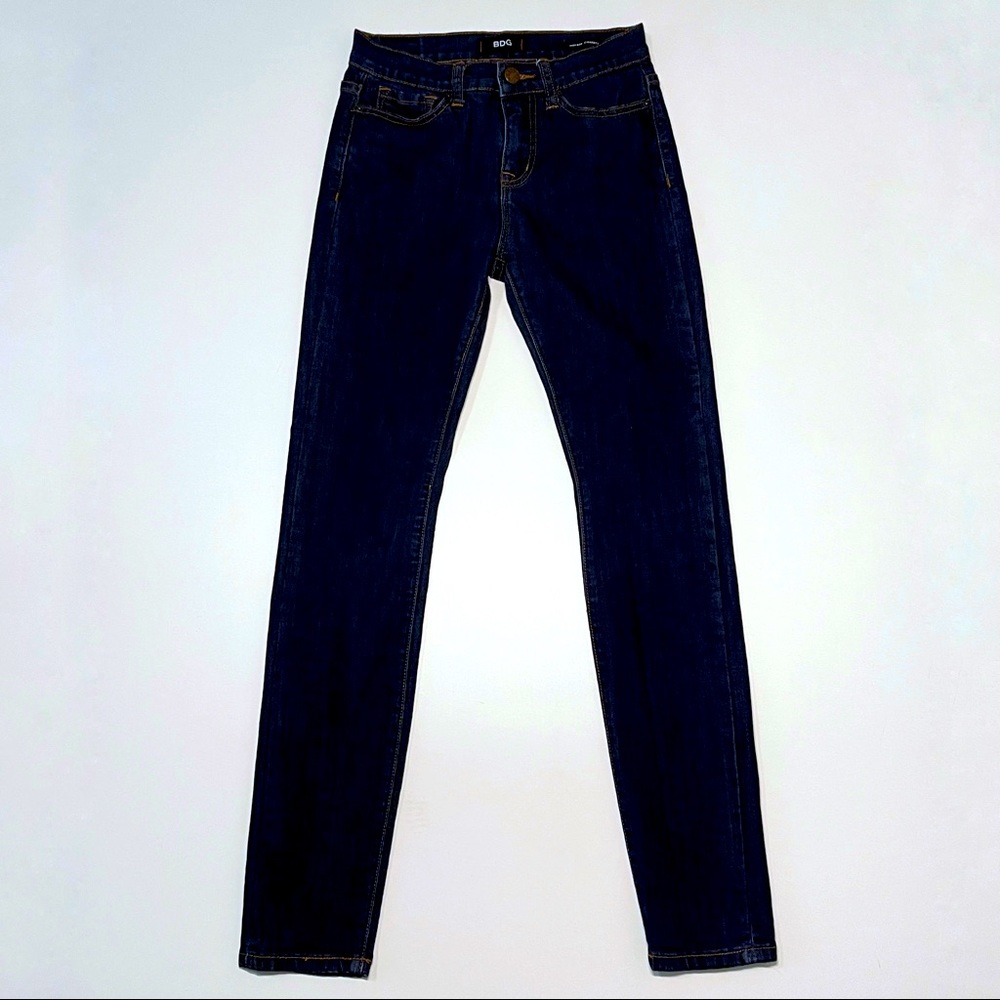 BDG high rise cigarette ankle jeans, size 25